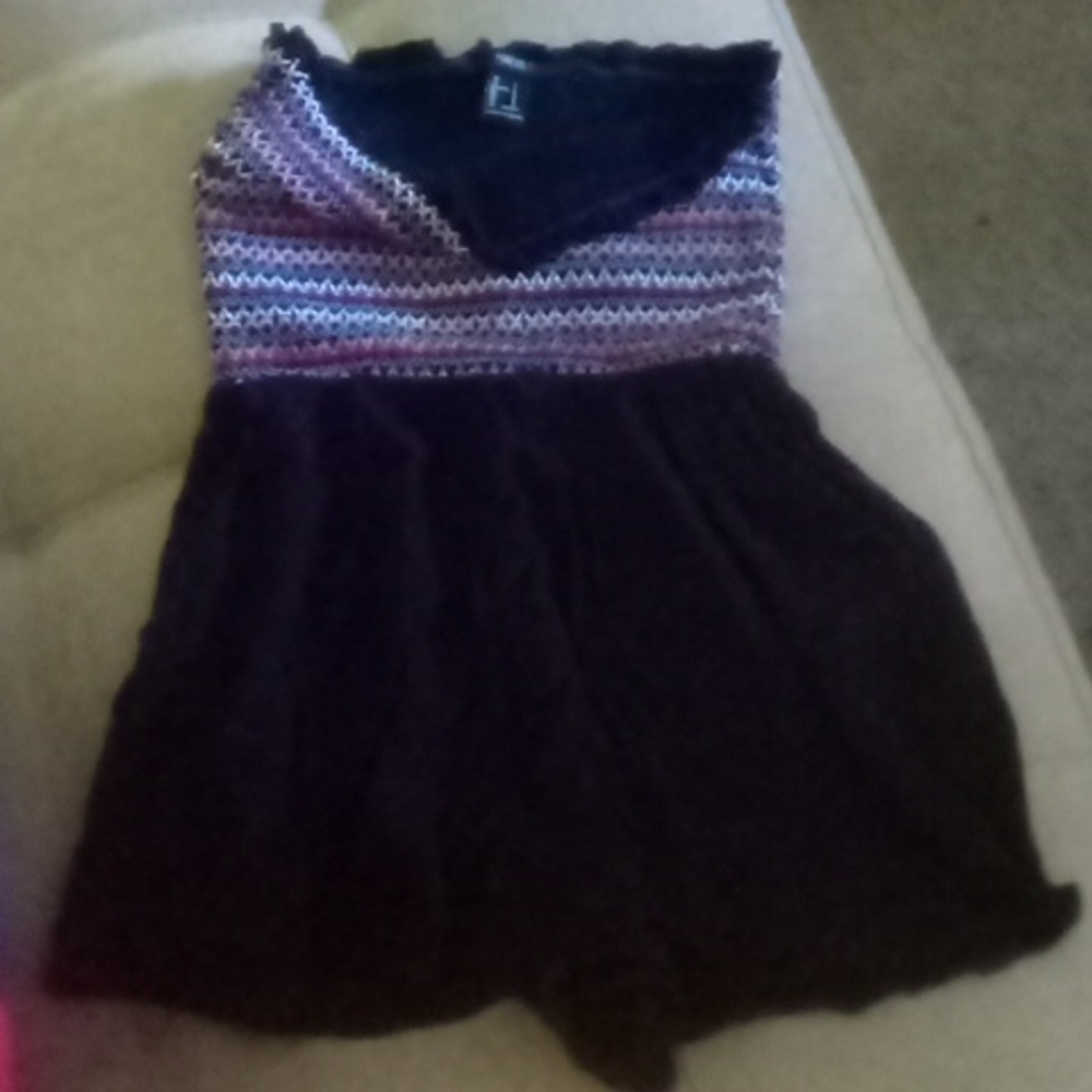 Clothes - Picture 3 of 3